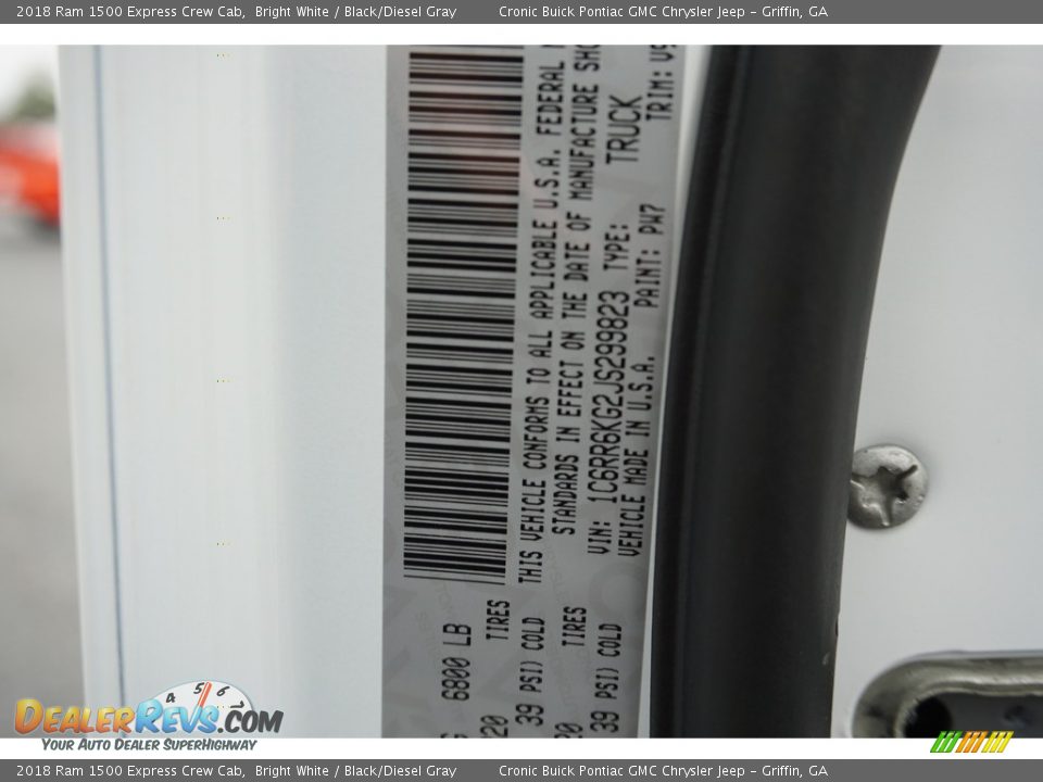 2018 Ram 1500 Express Crew Cab Bright White / Black/Diesel Gray Photo #13