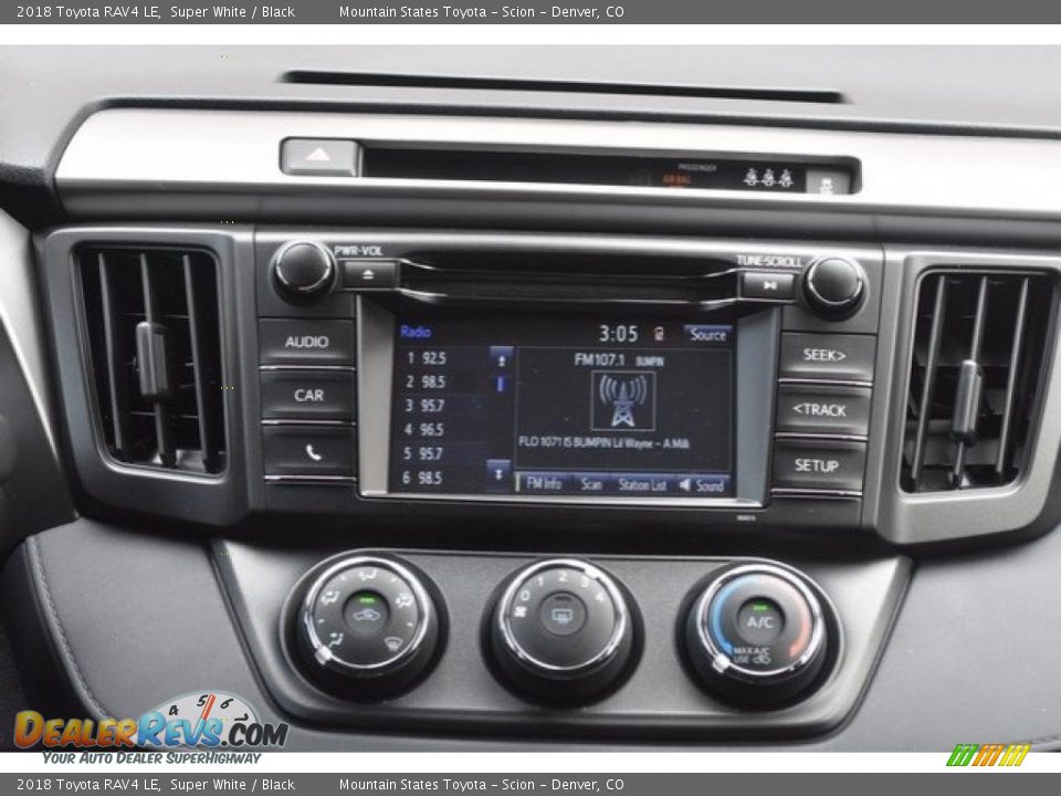 2018 Toyota RAV4 LE Super White / Black Photo #9