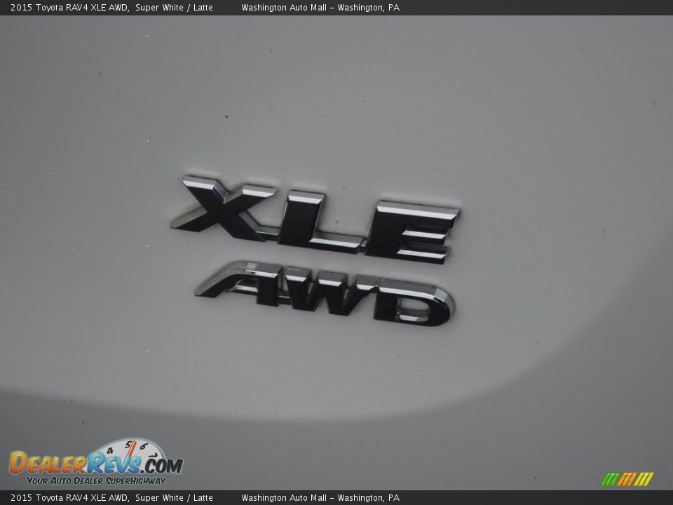 2015 Toyota RAV4 XLE AWD Super White / Latte Photo #10