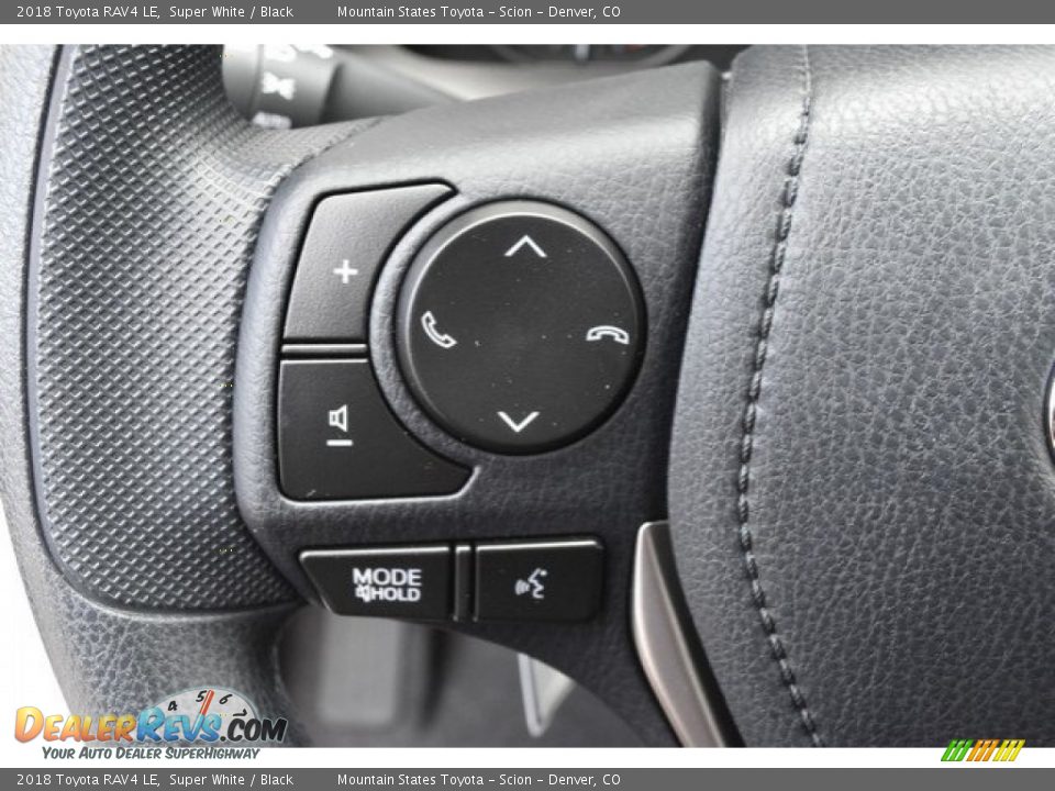 2018 Toyota RAV4 LE Super White / Black Photo #26