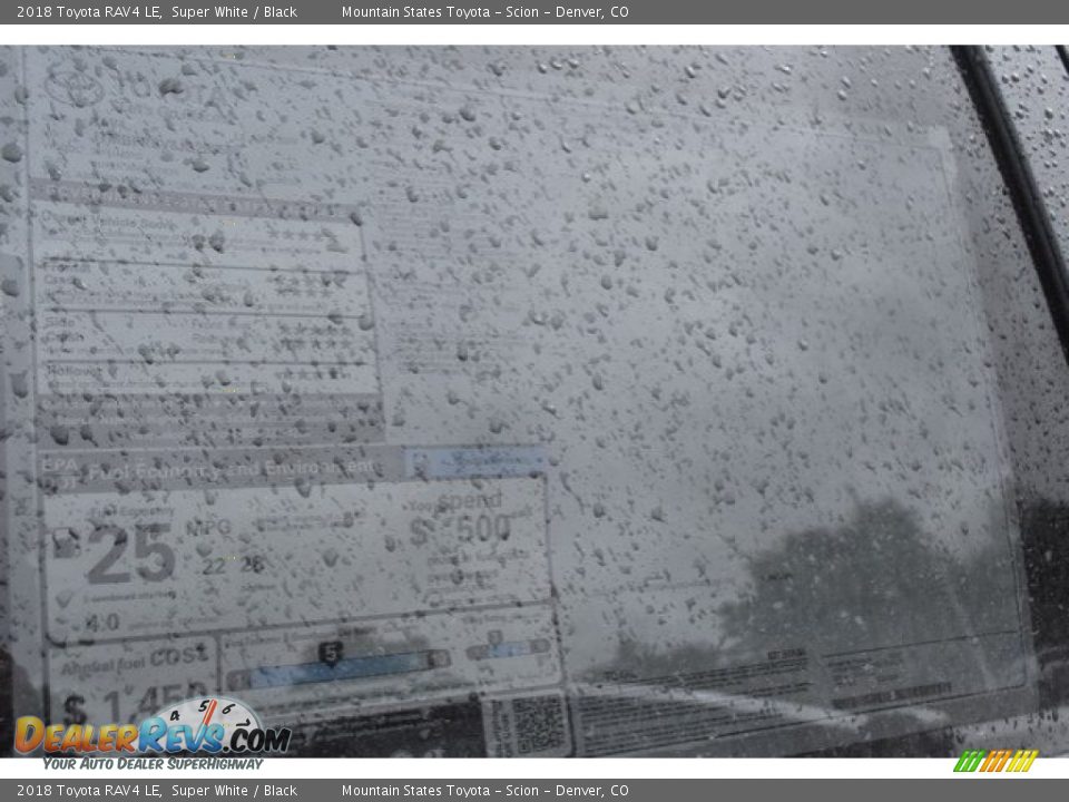 2018 Toyota RAV4 LE Super White / Black Photo #36
