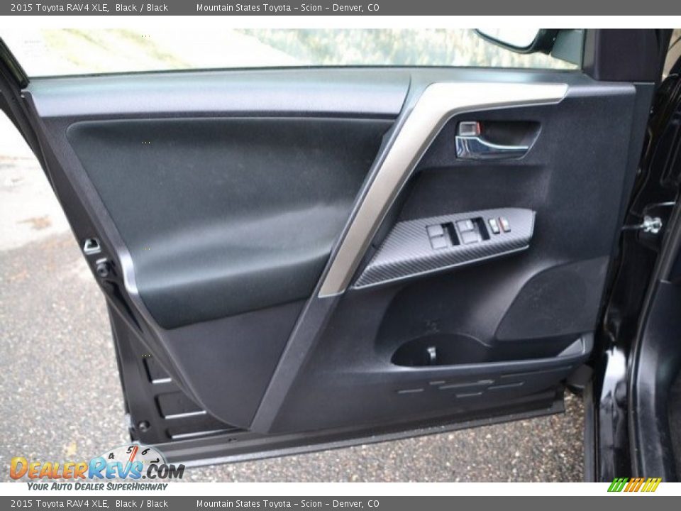2015 Toyota RAV4 XLE Black / Black Photo #25