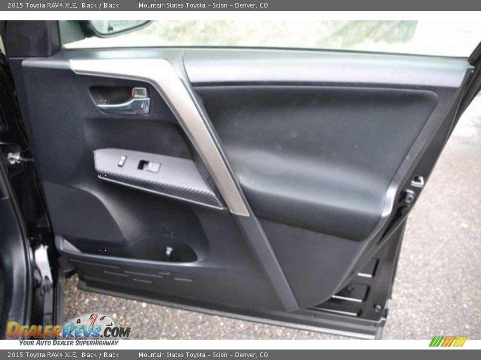 2015 Toyota RAV4 XLE Black / Black Photo #26