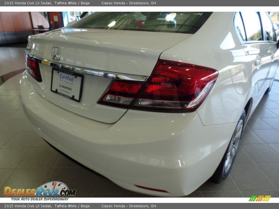 2015 Honda Civic LX Sedan Taffeta White / Beige Photo #10
