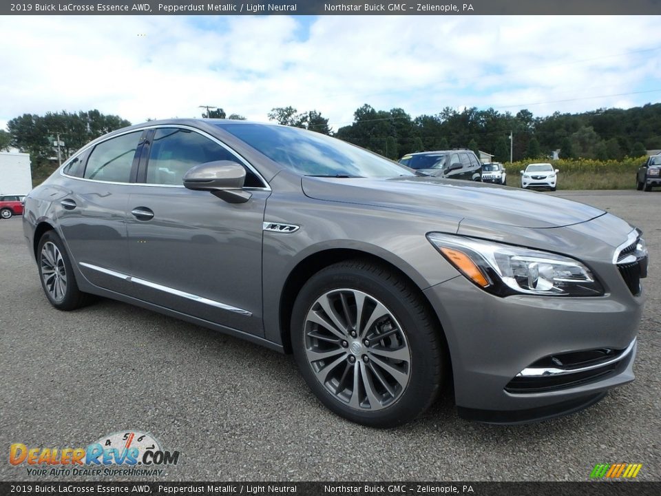 Pepperdust Metallic 2019 Buick LaCrosse Essence AWD Photo #3