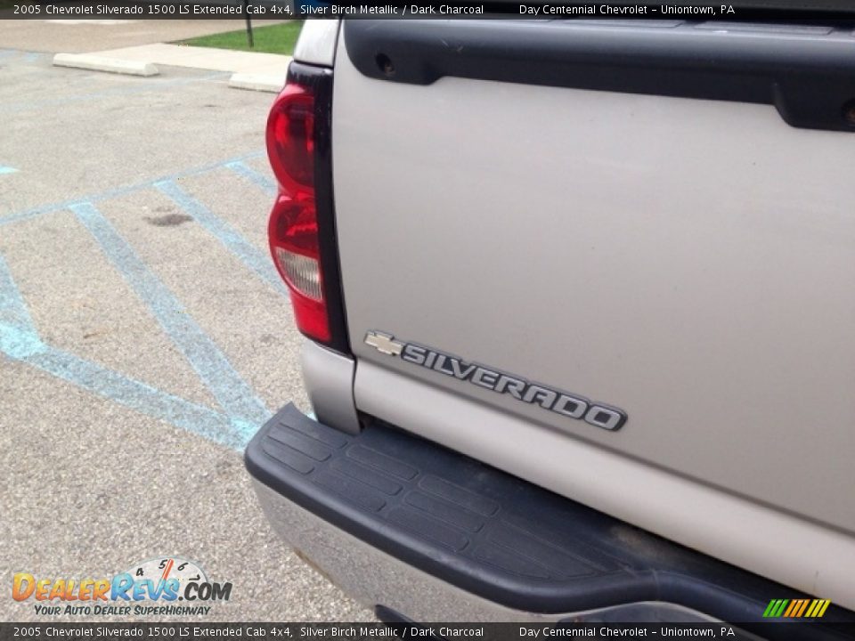 2005 Chevrolet Silverado 1500 LS Extended Cab 4x4 Silver Birch Metallic / Dark Charcoal Photo #6