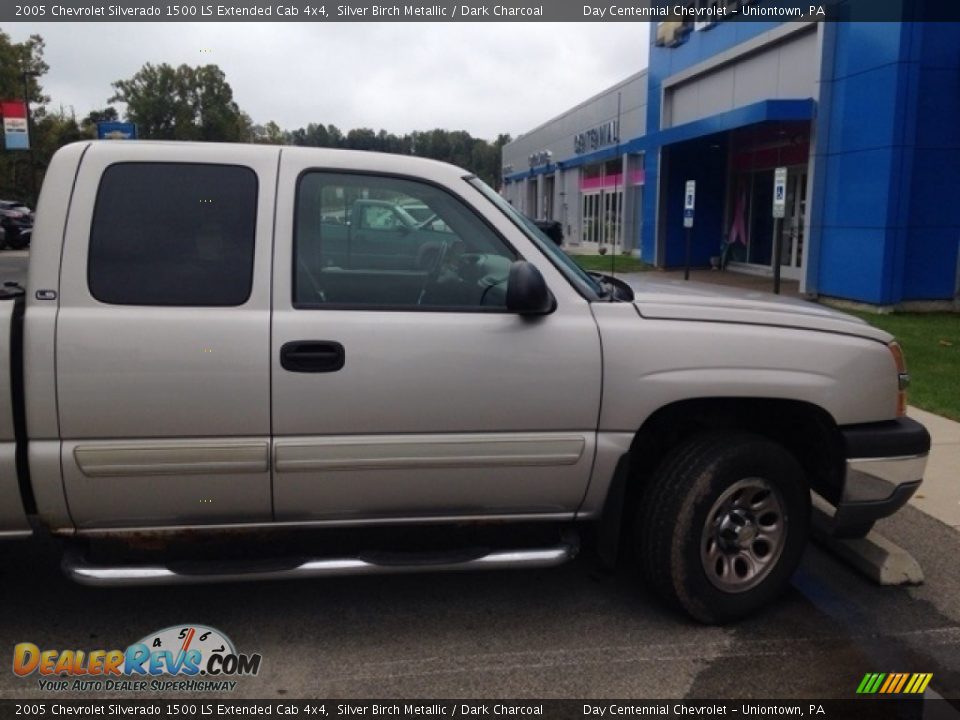 2005 Chevrolet Silverado 1500 LS Extended Cab 4x4 Silver Birch Metallic / Dark Charcoal Photo #9