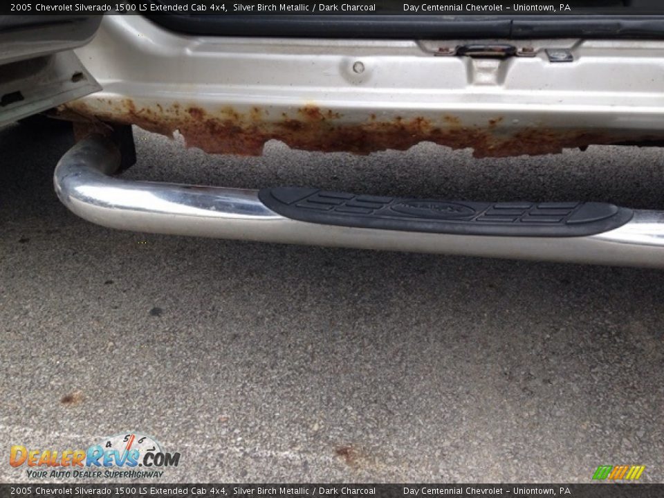 2005 Chevrolet Silverado 1500 LS Extended Cab 4x4 Silver Birch Metallic / Dark Charcoal Photo #10