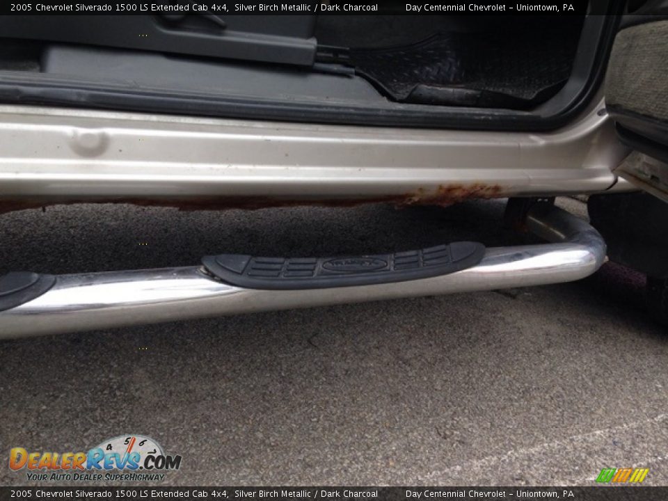 2005 Chevrolet Silverado 1500 LS Extended Cab 4x4 Silver Birch Metallic / Dark Charcoal Photo #11