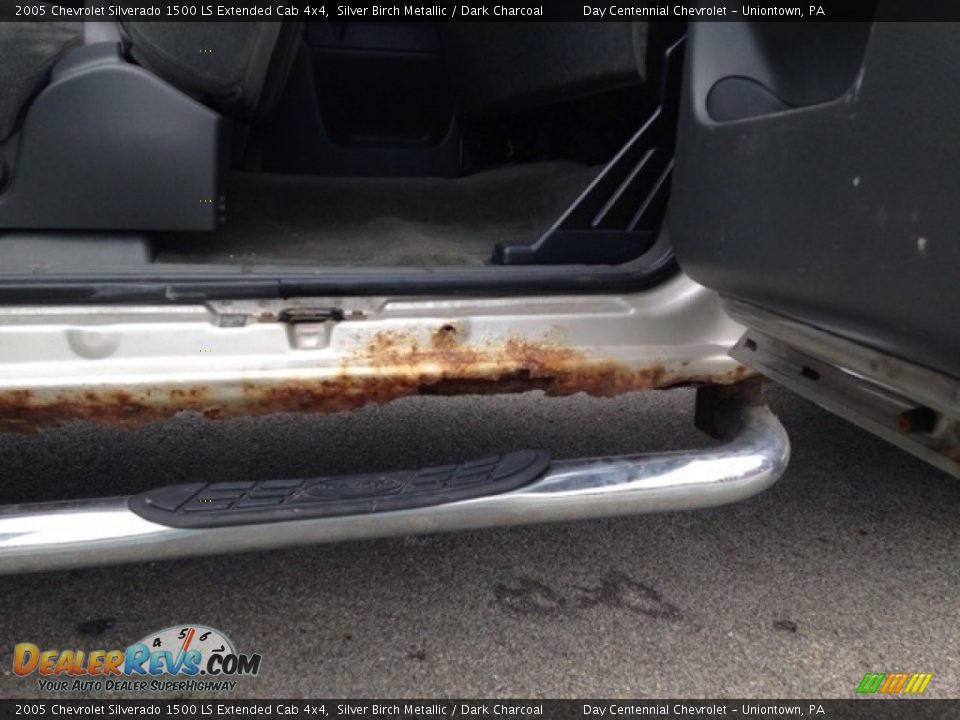 2005 Chevrolet Silverado 1500 LS Extended Cab 4x4 Silver Birch Metallic / Dark Charcoal Photo #12