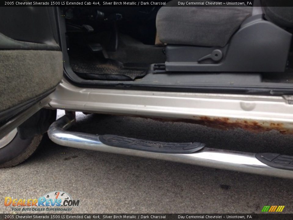 2005 Chevrolet Silverado 1500 LS Extended Cab 4x4 Silver Birch Metallic / Dark Charcoal Photo #13