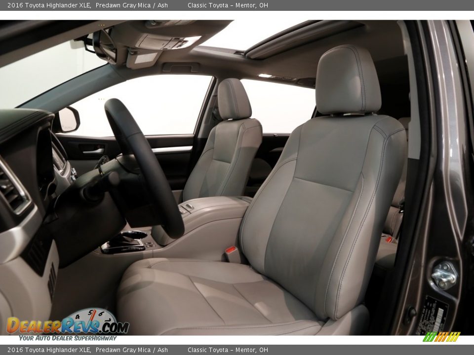 2016 Toyota Highlander XLE Predawn Gray Mica / Ash Photo #5