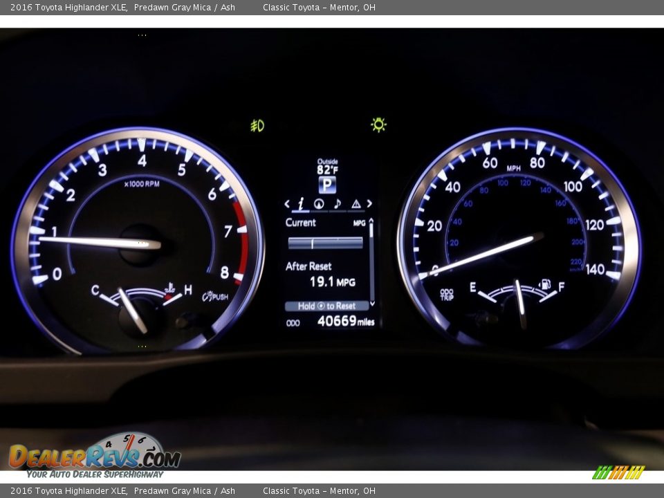 2016 Toyota Highlander XLE Predawn Gray Mica / Ash Photo #8