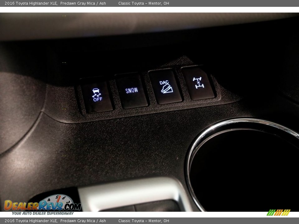 2016 Toyota Highlander XLE Predawn Gray Mica / Ash Photo #16