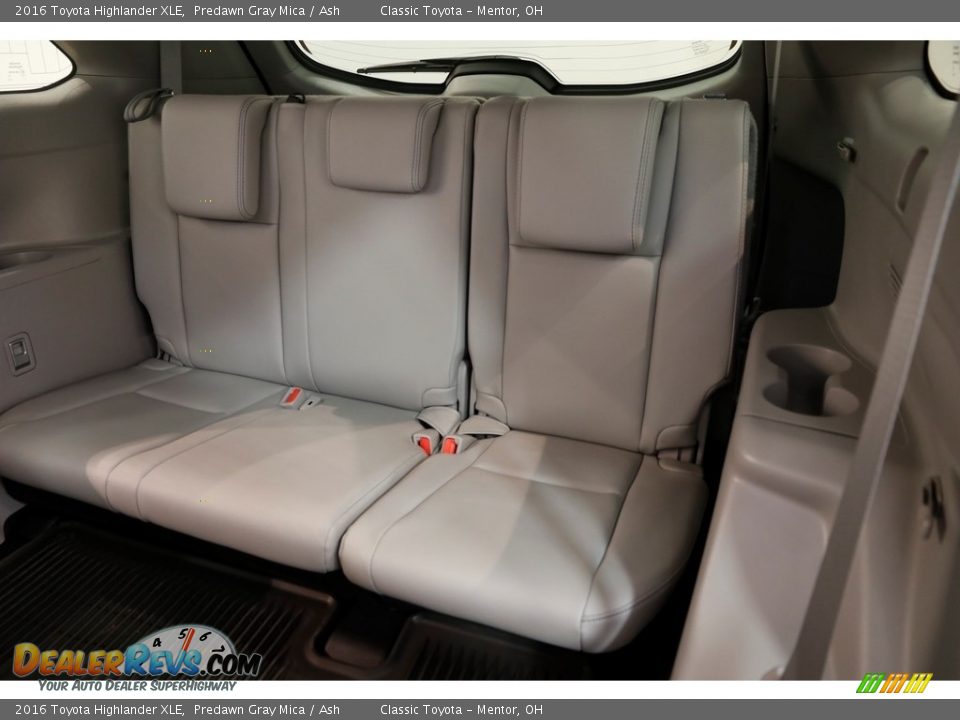 2016 Toyota Highlander XLE Predawn Gray Mica / Ash Photo #21