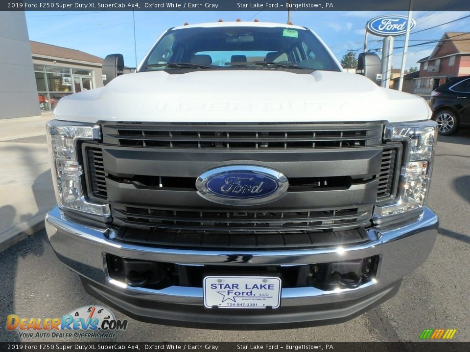 2019 Ford F250 Super Duty XL SuperCab 4x4 Oxford White / Earth Gray Photo #2