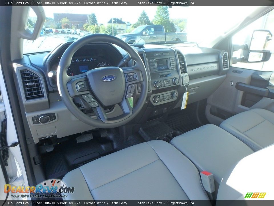 2019 Ford F250 Super Duty XL SuperCab 4x4 Oxford White / Earth Gray Photo #14