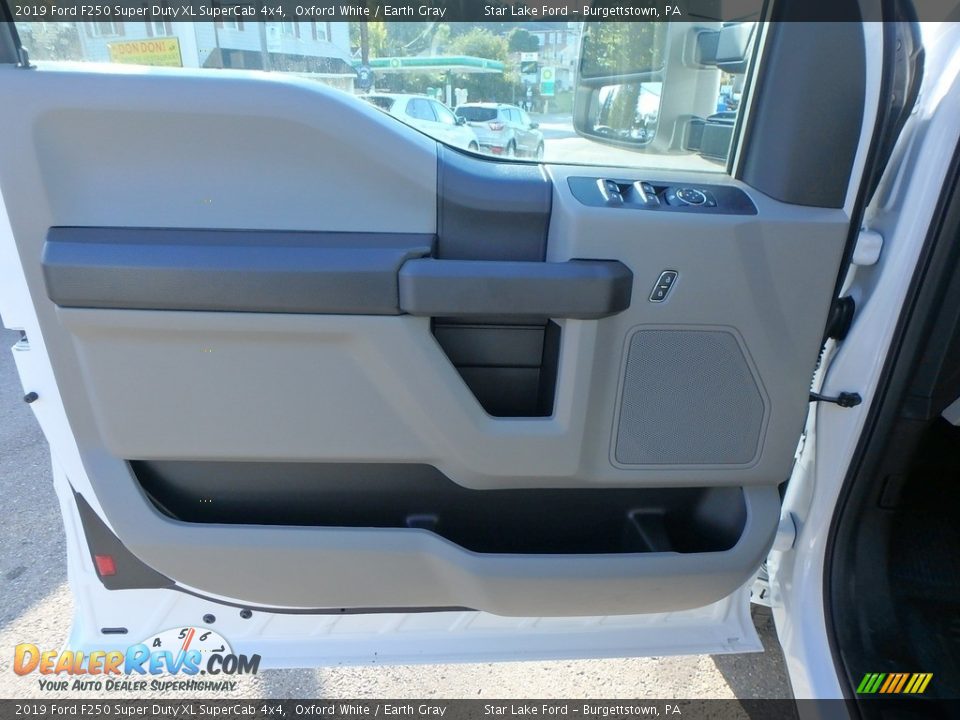 2019 Ford F250 Super Duty XL SuperCab 4x4 Oxford White / Earth Gray Photo #15