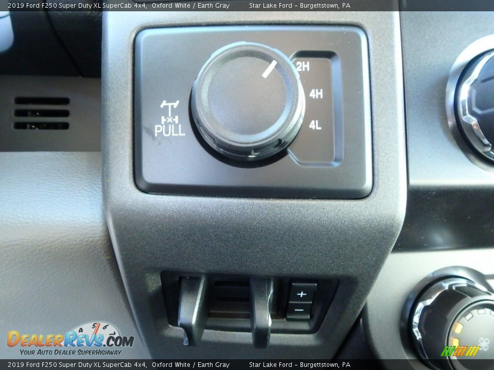 2019 Ford F250 Super Duty XL SuperCab 4x4 Oxford White / Earth Gray Photo #18