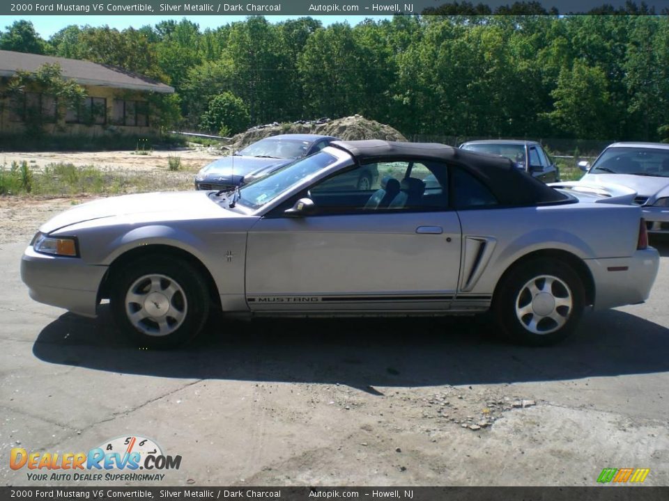 2000 Ford Mustang V6 Convertible Silver Metallic / Dark Charcoal Photo #4