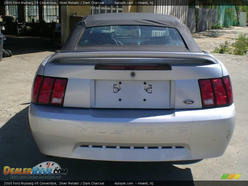 2000 Ford Mustang V6 Convertible Silver Metallic / Dark Charcoal Photo #6