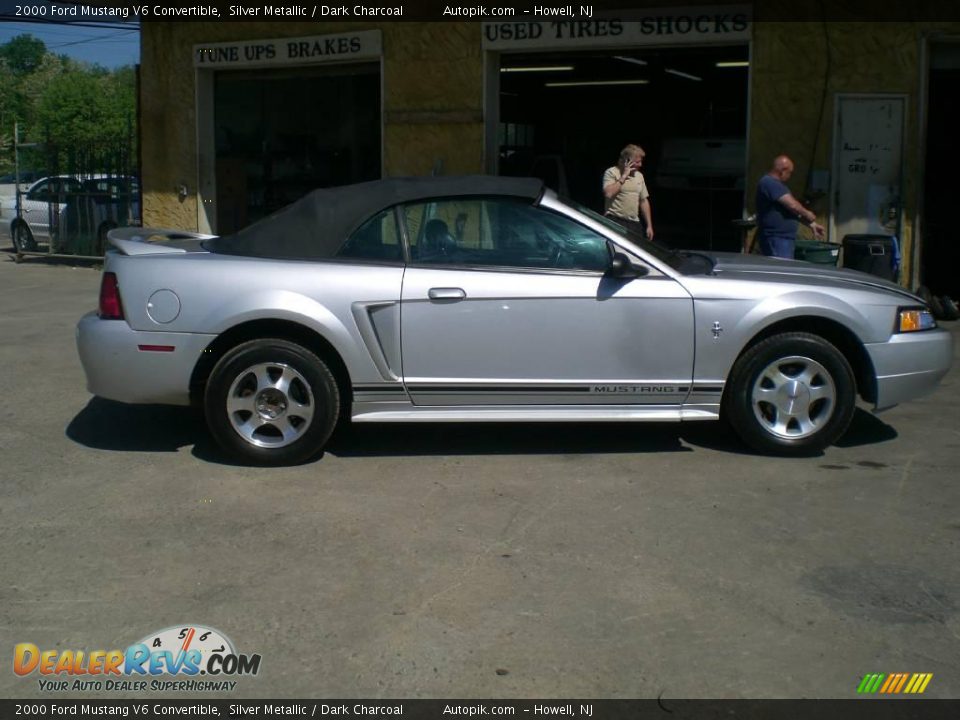 2000 Ford Mustang V6 Convertible Silver Metallic / Dark Charcoal Photo #8