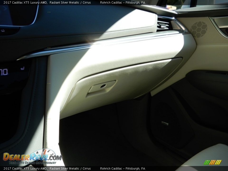2017 Cadillac XT5 Luxury AWD Radiant Silver Metallic / Cirrus Photo #21