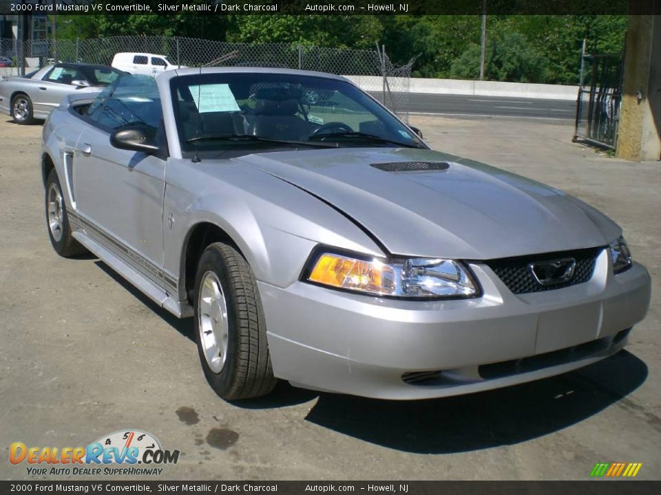 2000 Ford Mustang V6 Convertible Silver Metallic / Dark Charcoal Photo #10