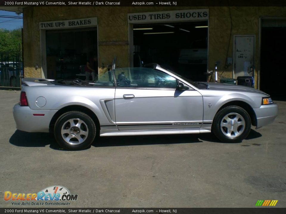 2000 Ford Mustang V6 Convertible Silver Metallic / Dark Charcoal Photo #16