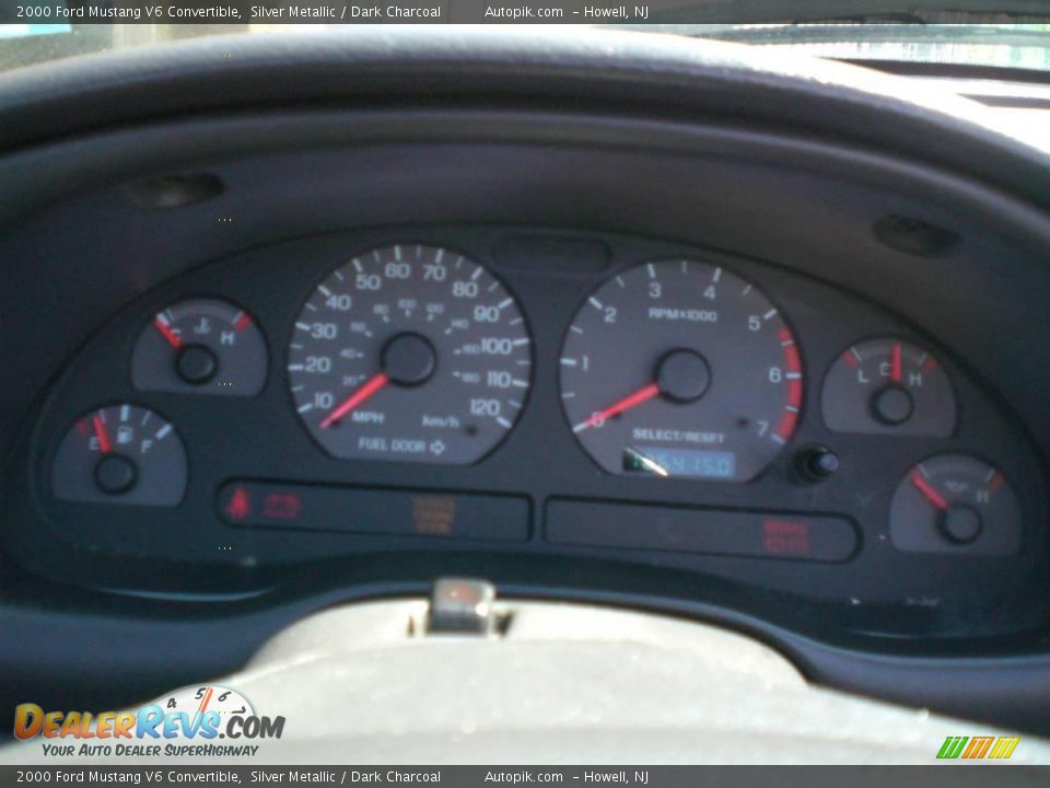 2000 Ford Mustang V6 Convertible Silver Metallic / Dark Charcoal Photo #24