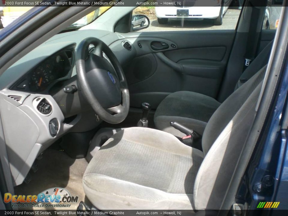 2003 Ford Focus SE Sedan Twilight Blue Metallic / Medium Graphite Photo #9