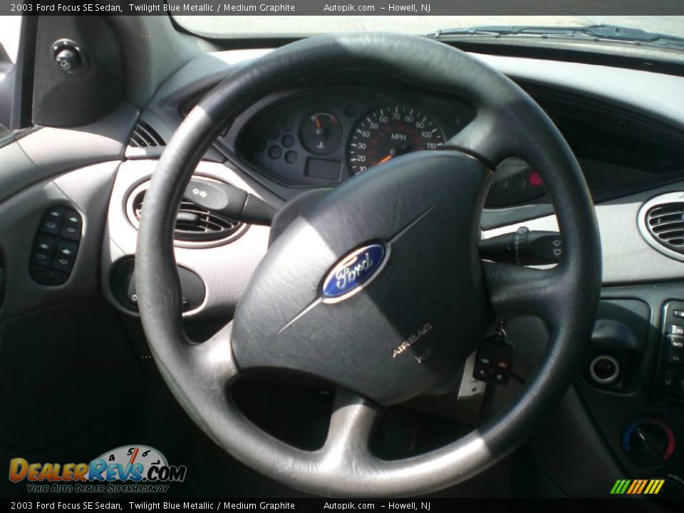 2003 Ford Focus SE Sedan Twilight Blue Metallic / Medium Graphite Photo #14