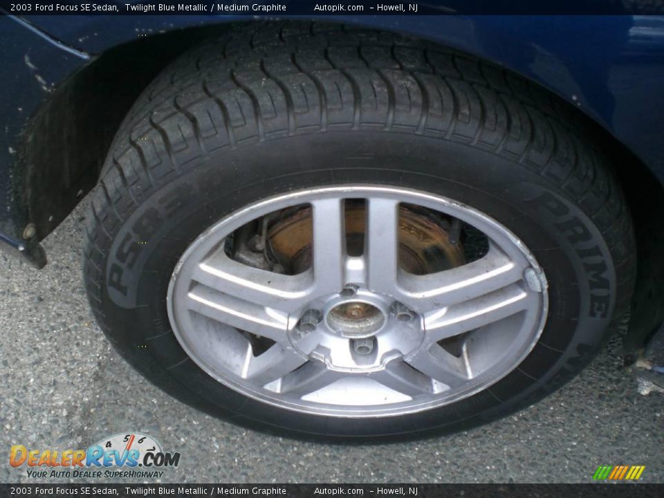 2003 Ford Focus SE Sedan Twilight Blue Metallic / Medium Graphite Photo #18