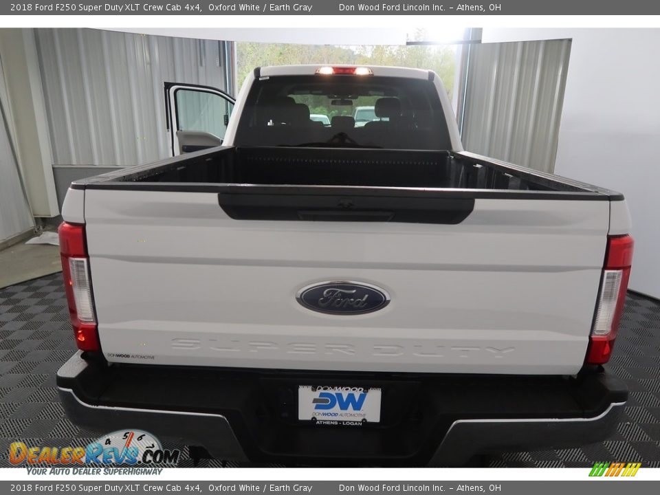 2018 Ford F250 Super Duty XLT Crew Cab 4x4 Oxford White / Earth Gray Photo #10
