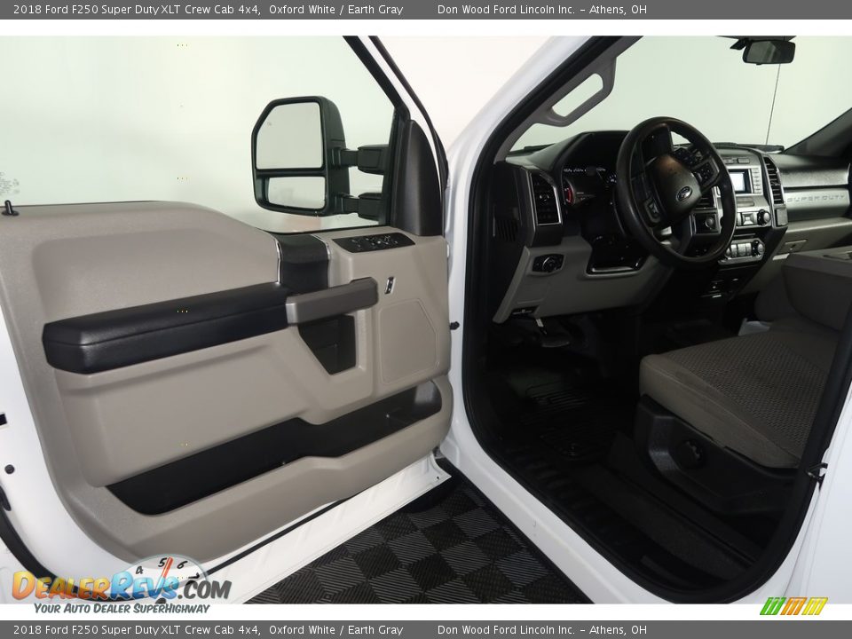 2018 Ford F250 Super Duty XLT Crew Cab 4x4 Oxford White / Earth Gray Photo #33