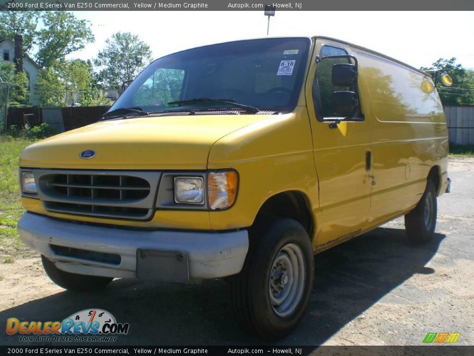 2000 Ford E Series Van E250 Commercial Yellow / Medium Graphite Photo #3