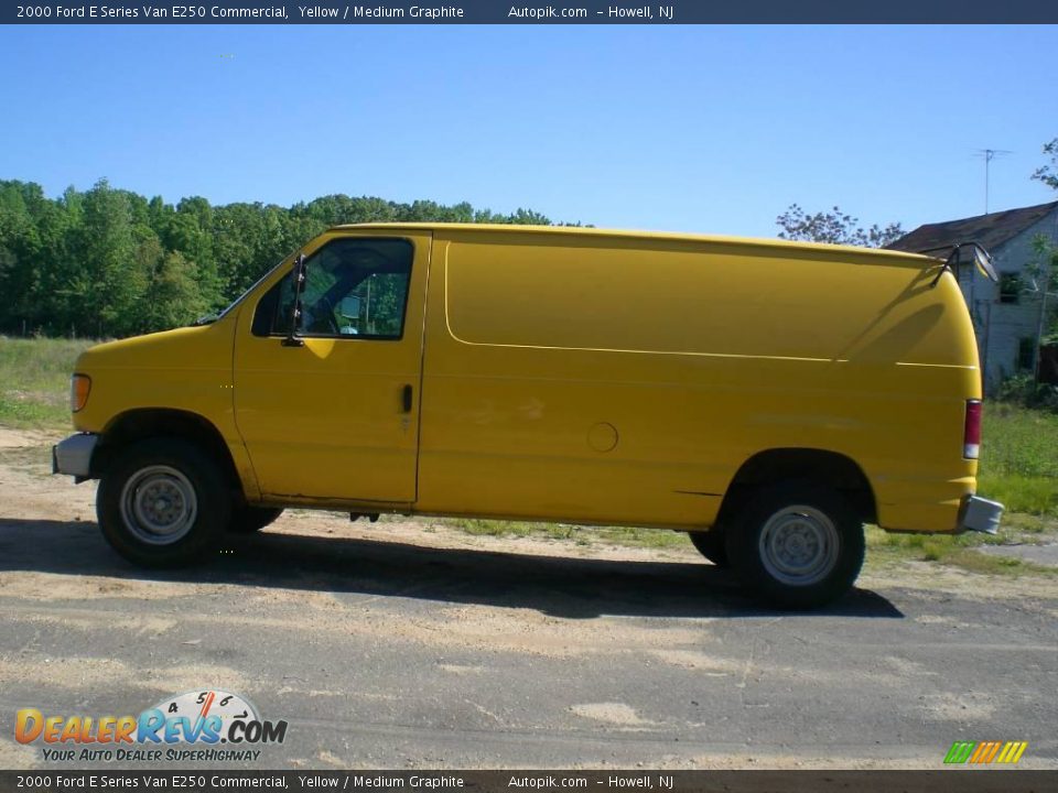 2000 Ford E Series Van E250 Commercial Yellow / Medium Graphite Photo #4