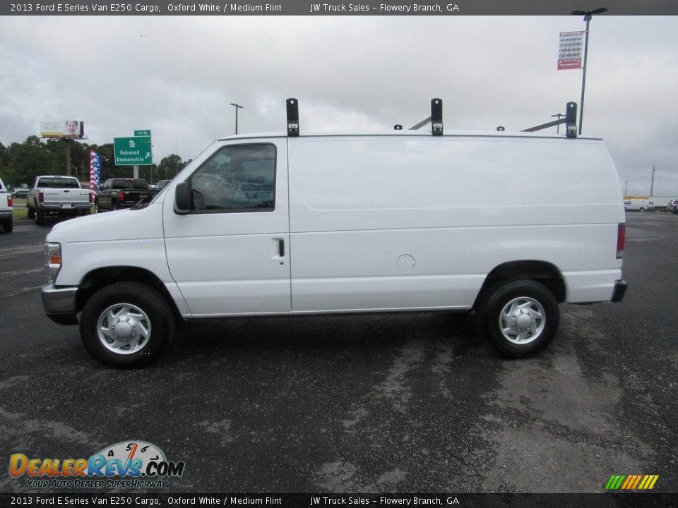 2013 Ford E Series Van E250 Cargo Oxford White / Medium Flint Photo #2