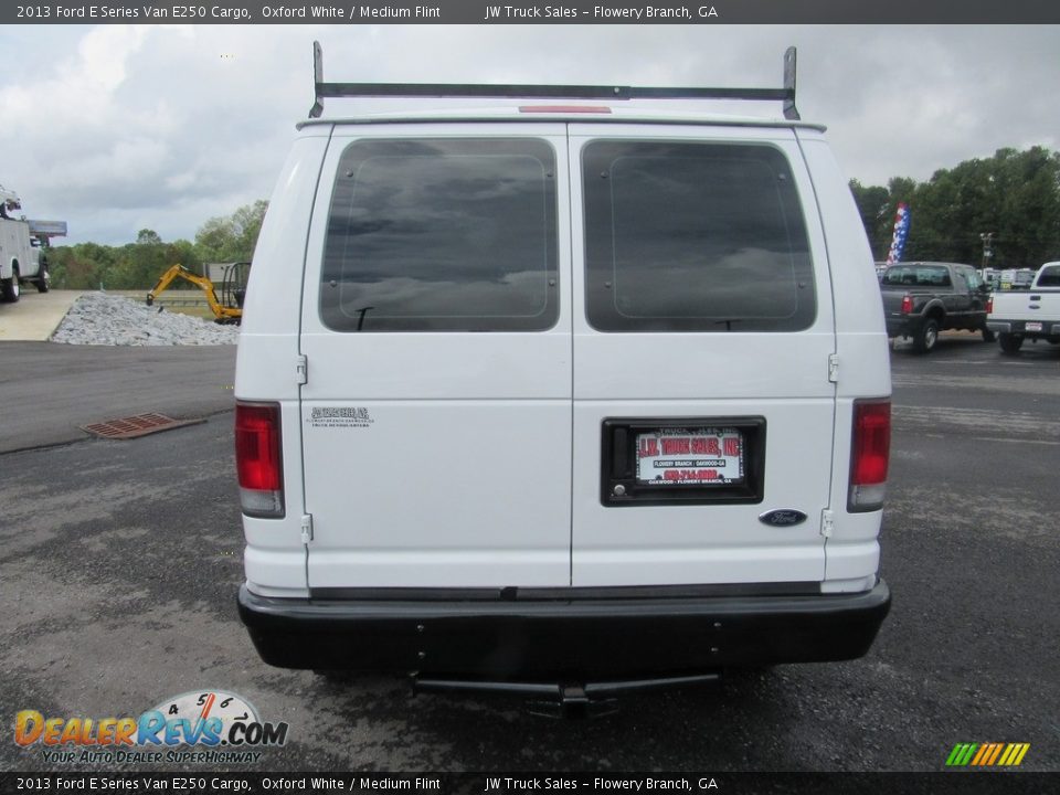 2013 Ford E Series Van E250 Cargo Oxford White / Medium Flint Photo #4