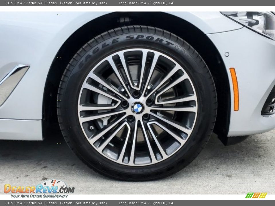 2019 BMW 5 Series 540i Sedan Glacier Silver Metallic / Black Photo #9