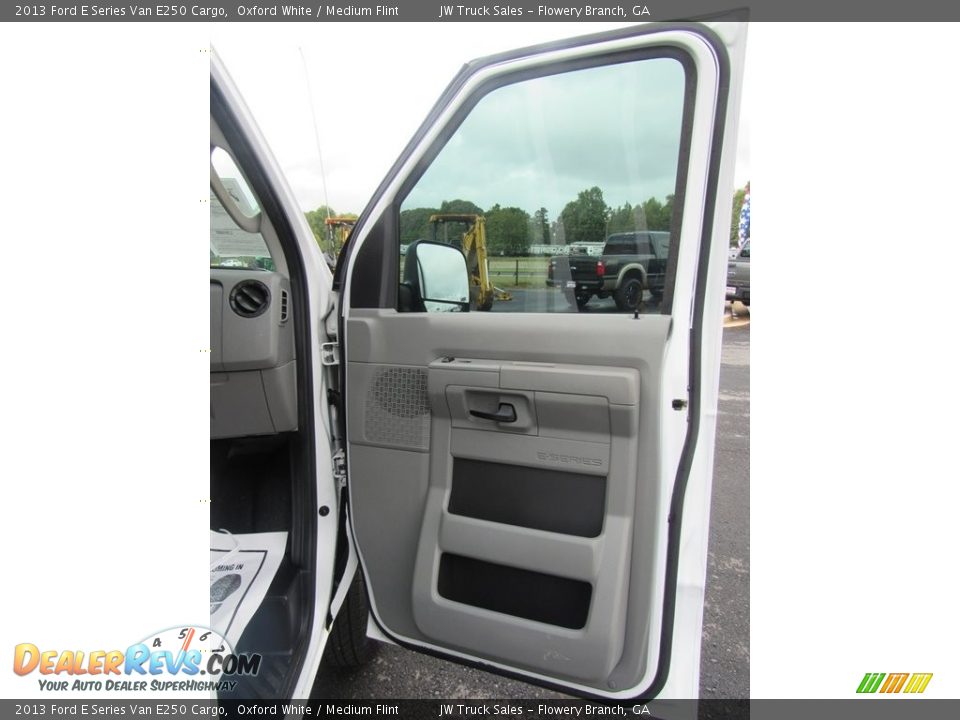 2013 Ford E Series Van E250 Cargo Oxford White / Medium Flint Photo #17