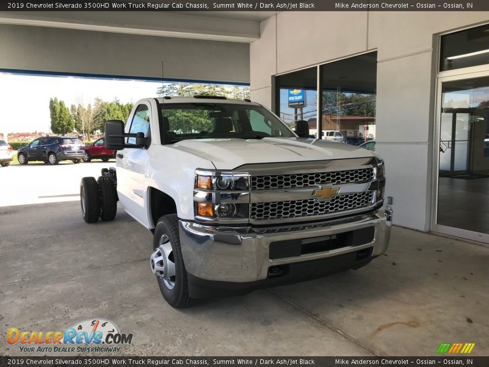 Front 3/4 View of 2019 Chevrolet Silverado 3500HD Work Truck Regular Cab Chassis Photo #1