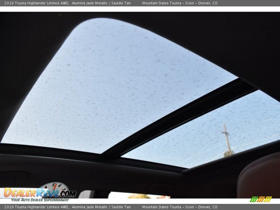 Sunroof of 2019 Toyota Highlander Limited AWD Photo #9