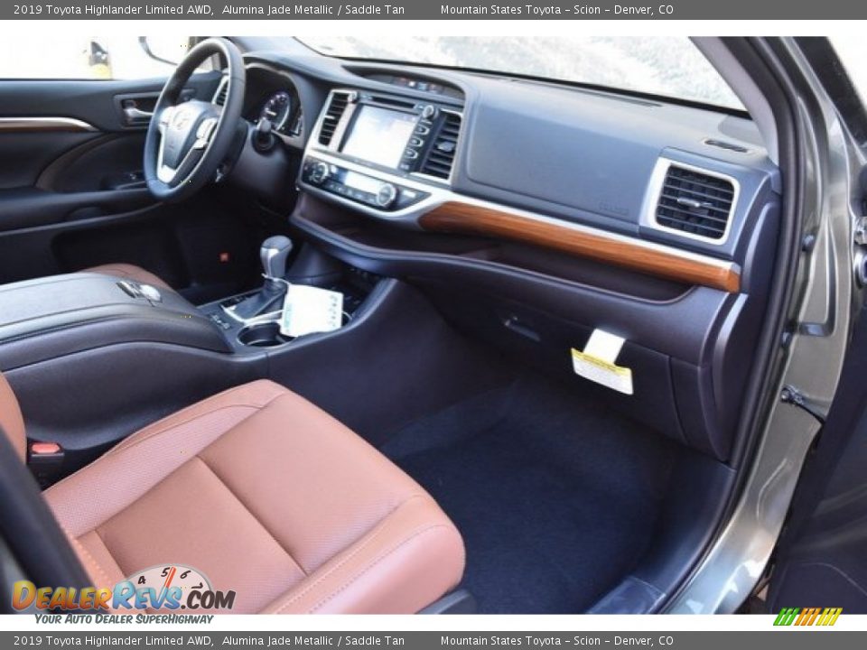 Dashboard of 2019 Toyota Highlander Limited AWD Photo #11