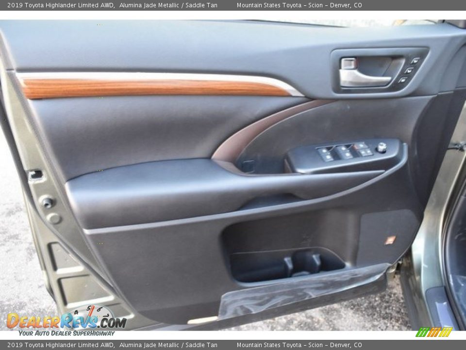 Door Panel of 2019 Toyota Highlander Limited AWD Photo #23