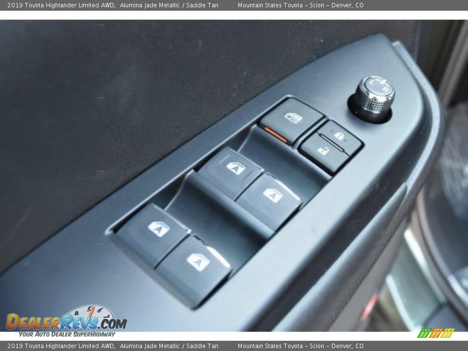Controls of 2019 Toyota Highlander Limited AWD Photo #27
