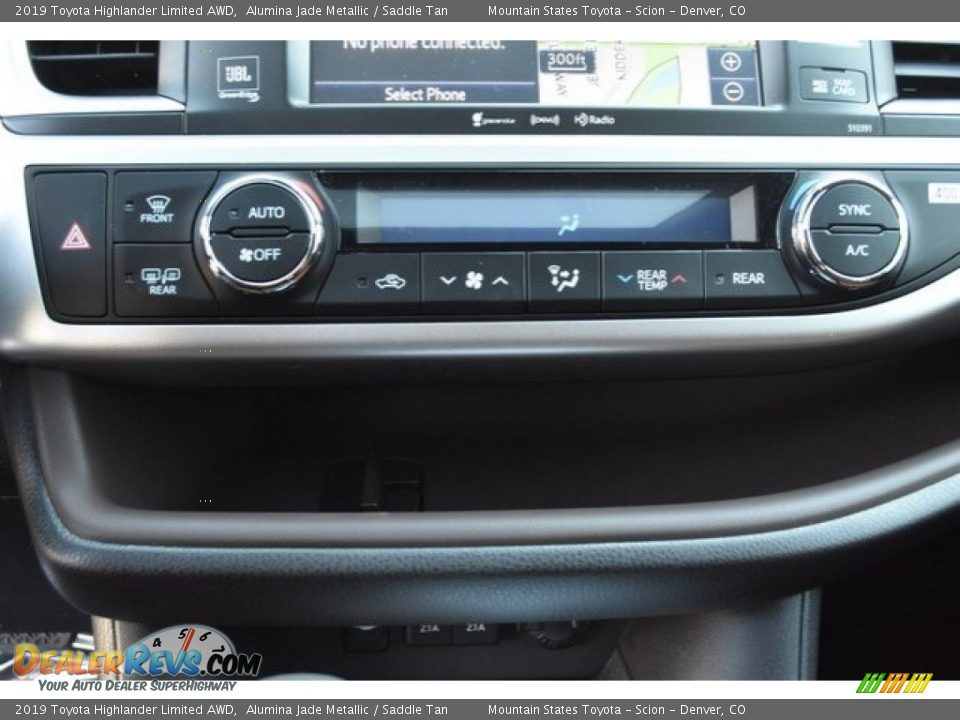 Controls of 2019 Toyota Highlander Limited AWD Photo #33