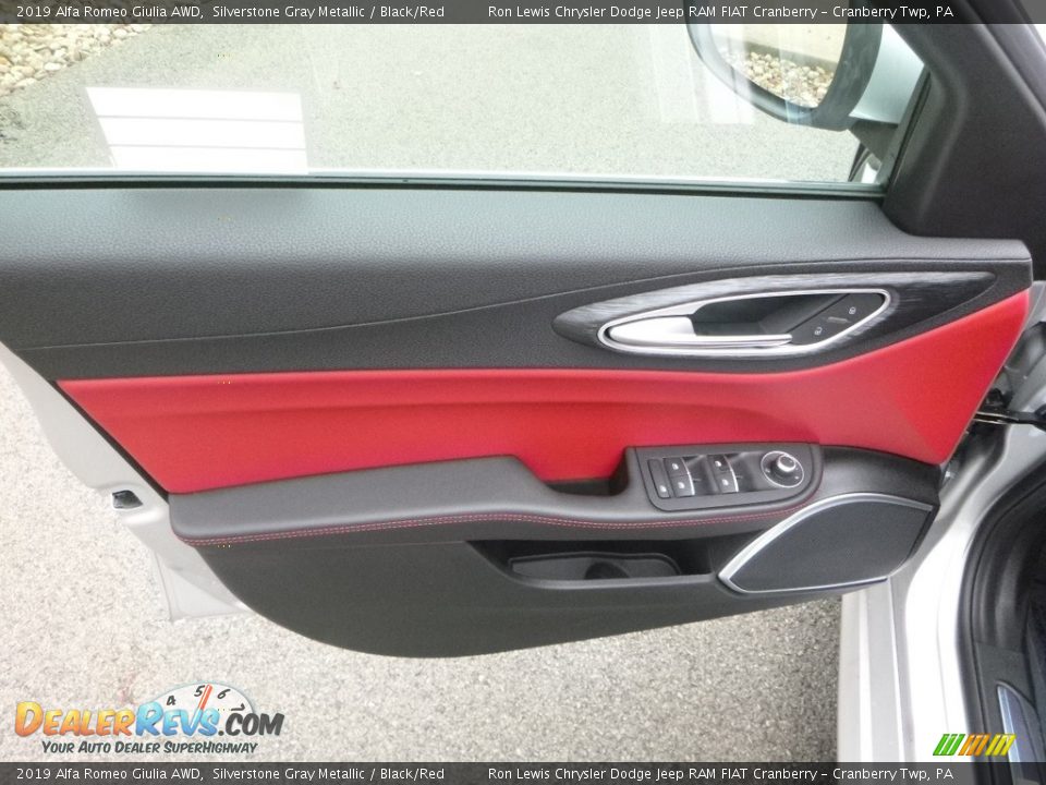 Door Panel of 2019 Alfa Romeo Giulia AWD Photo #18