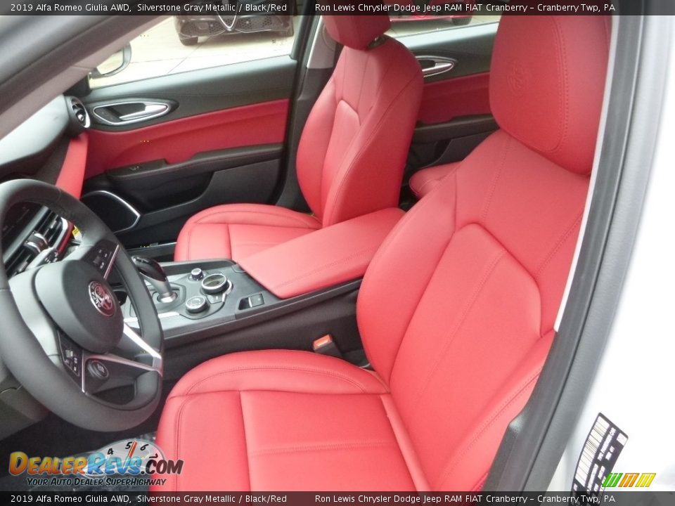 Front Seat of 2019 Alfa Romeo Giulia AWD Photo #19