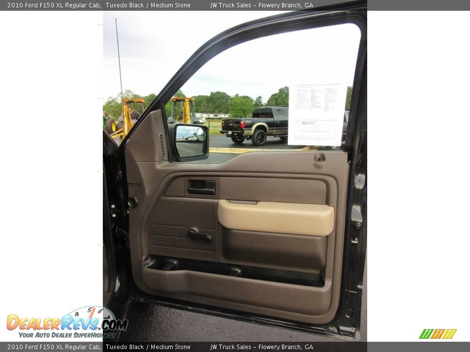 2010 Ford F150 XL Regular Cab Tuxedo Black / Medium Stone Photo #18